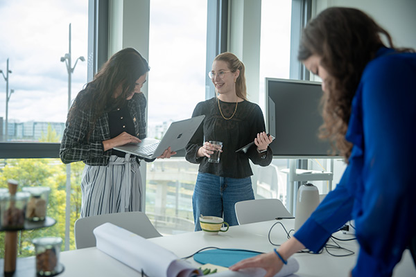 CLEVIS: HR Digitalisierung und Beratung für Unternehmen CLEVIS: HR Digitalisierung und Beratung für Unternehmen