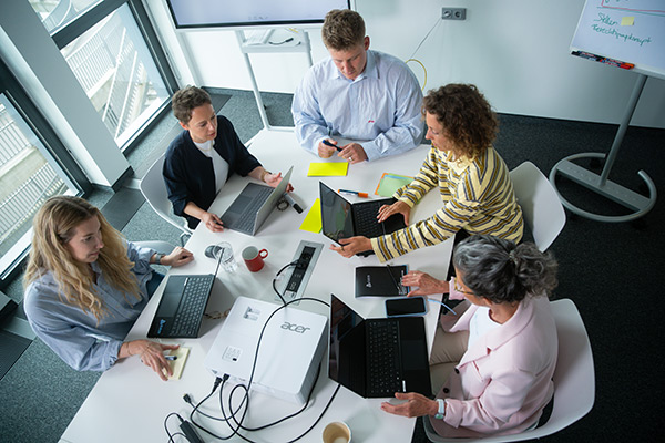 CLEVIS: HR Digitalisierung und Beratung für Unternehmen CLEVIS: HR Digitalisierung und Beratung für Unternehmen