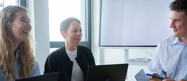 CLEVIS: HR Digitalisierung und Beratung für Unternehmen CLEVIS: HR Digitalisierung und Beratung für Unternehmen